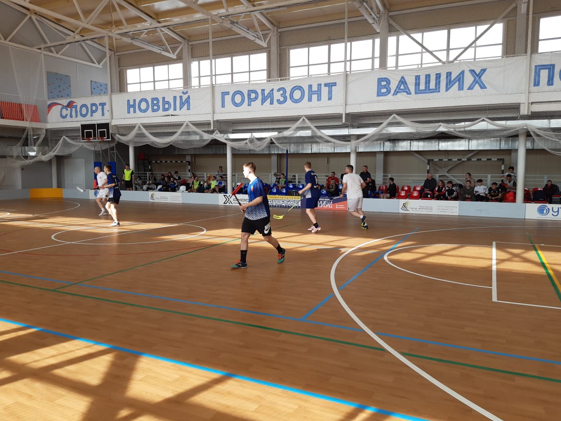 Соревнования по флорболу